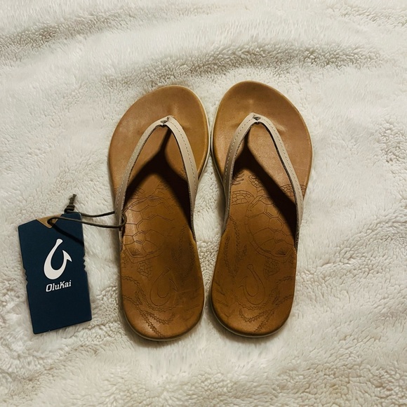 Brand new OluKai Honu women’s sandals. Size 7. Retail is $100 at Nordstrom. - Picture 2 of 5